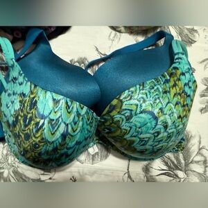 Victorias Secret Bra Pair 38D